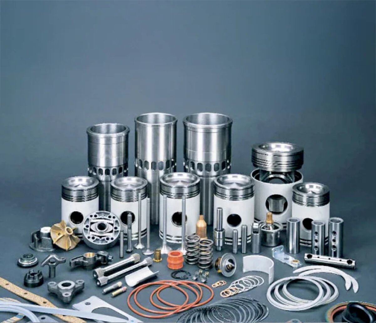 Marine engine cylinder liners & pistons